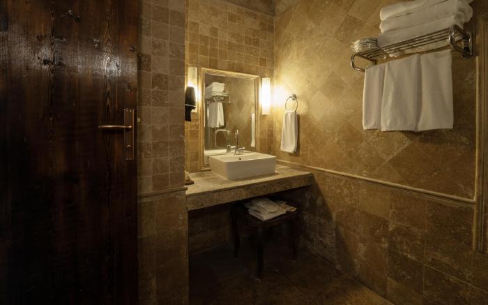 Grand Cave Suites