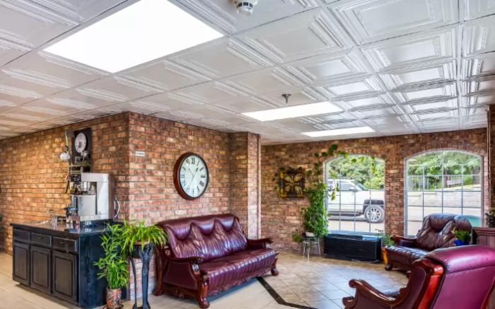 Rodeway Inn Branson, Brick House