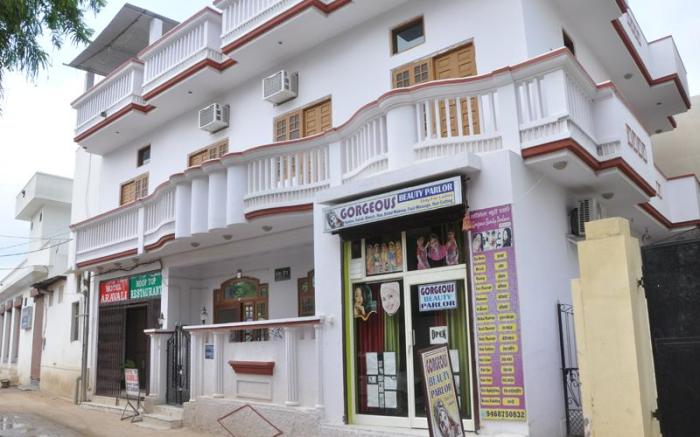 Aravali Hotel
