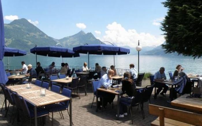 Hotel Nidwaldnerhof directly on the lake, Swiss Quality