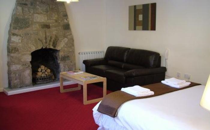 Aberdour Hotel, Stables Rooms & Beer Garden