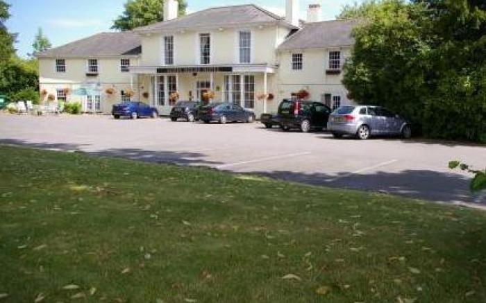 Alton House Hotel