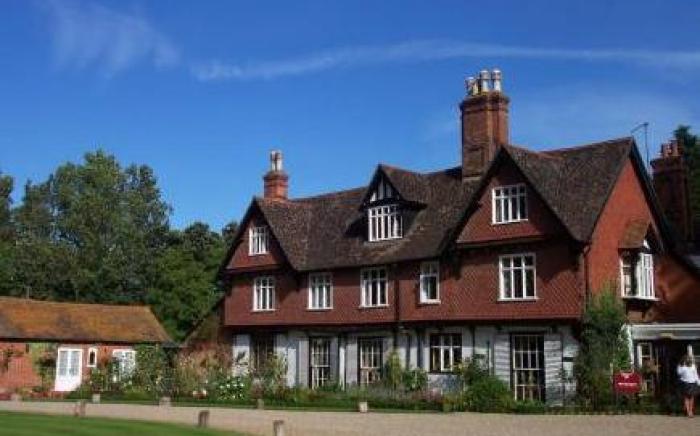 Ravenwood Hall Hotel