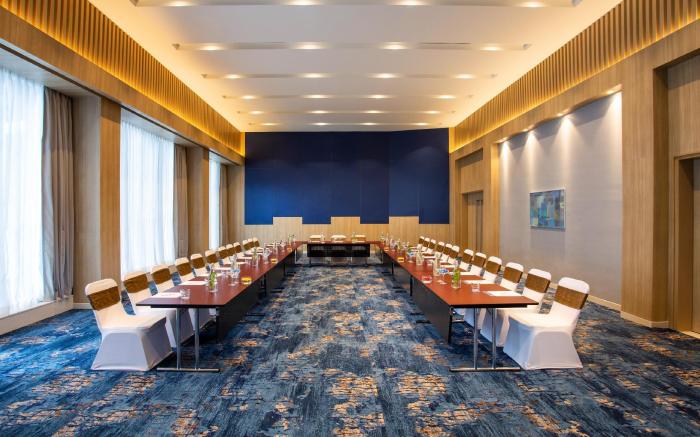 Holiday Inn Express and Suites Bengaluru Old Madras Road By IHG