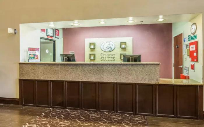 Comfort Suites