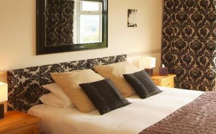 The Manor Hotel