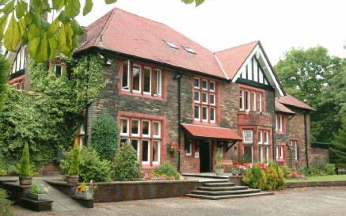 Springbank Manor