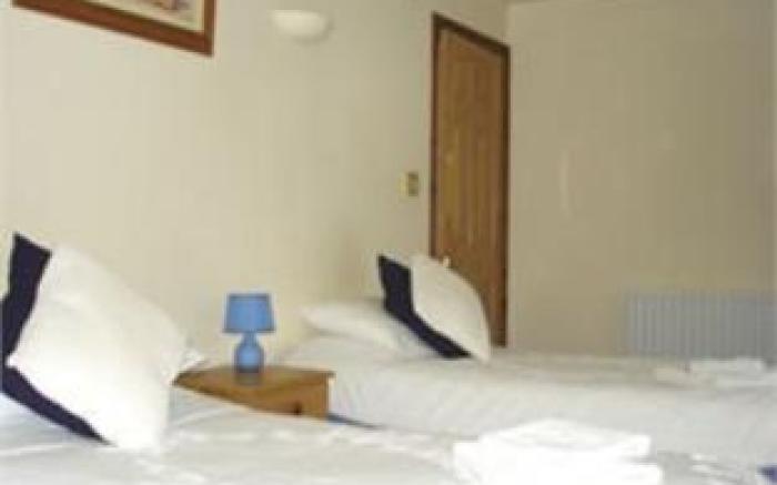 The Three Horseshoes