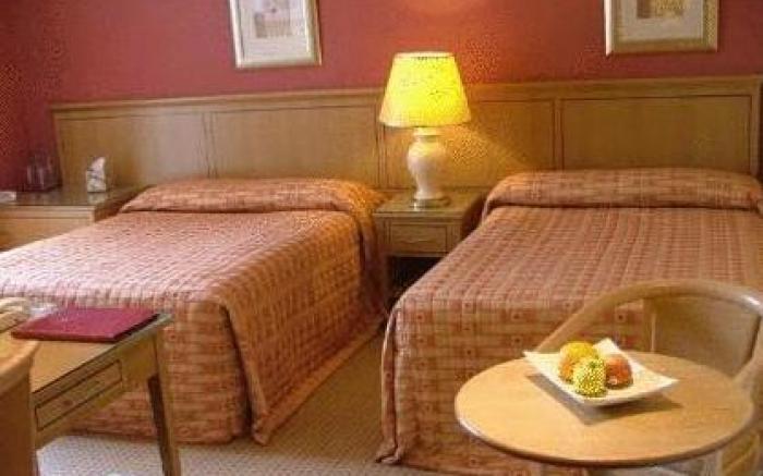 Caledonian Hotel