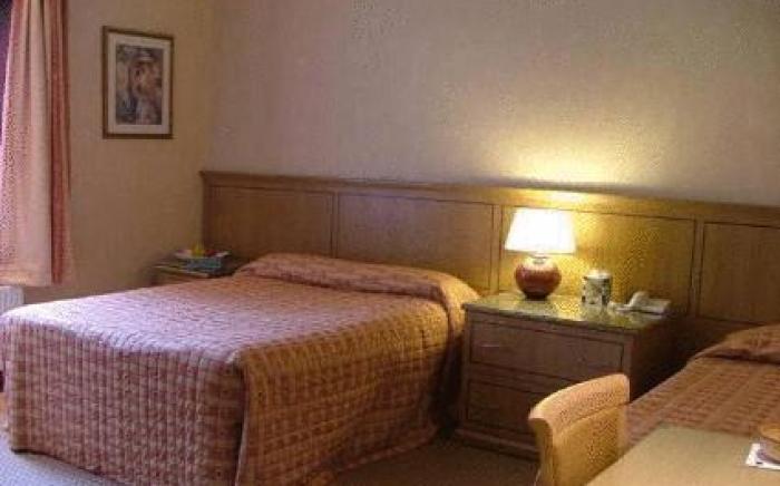 Caledonian Hotel