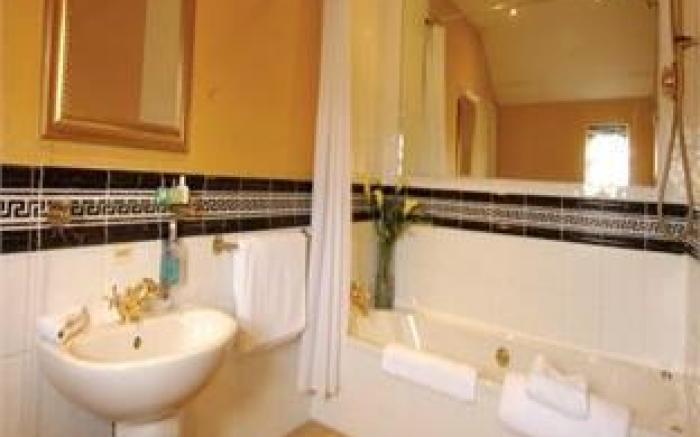 The Lake Isle Restaurant with rooms