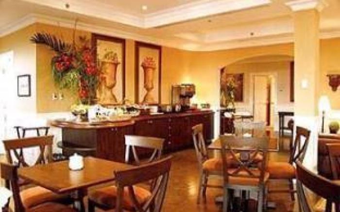 Le St-Martin Hotel & Suites