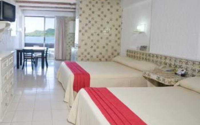Las Flores Beach Resort
