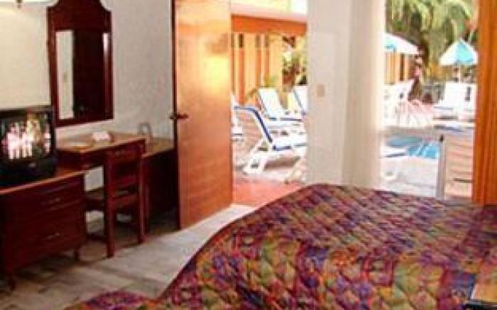 Hotel Azteca Inn