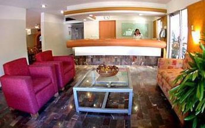 Hotel Azteca Inn