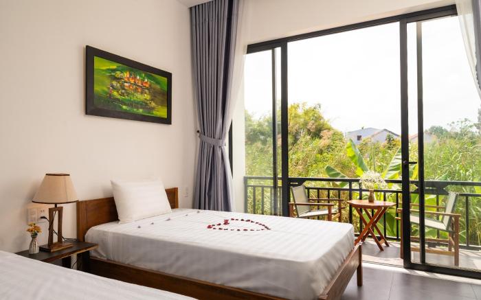 The Boat House Riverside Homestay