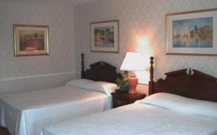 Cedar Crest Inn