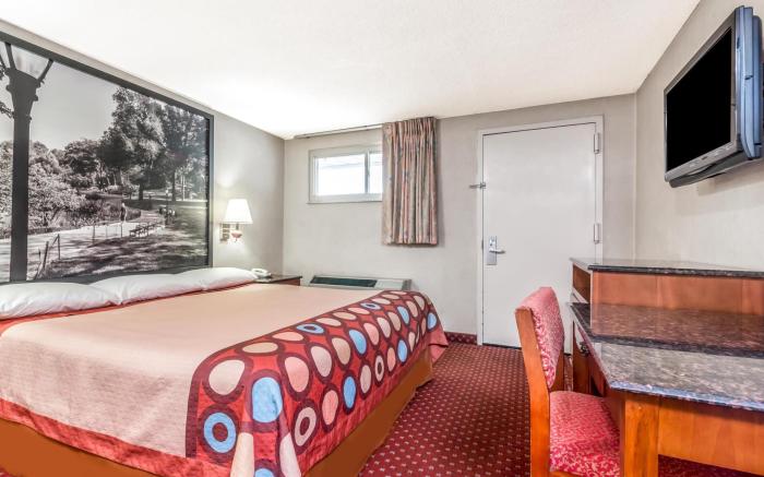 Super 8 By Wyndham North Bergen NJ/NYC Area