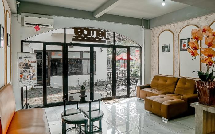 Jember Town Square Apartment by Calli Rooms