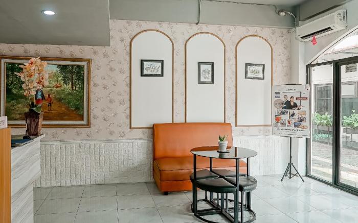 Jember Town Square Apartment by Calli Rooms