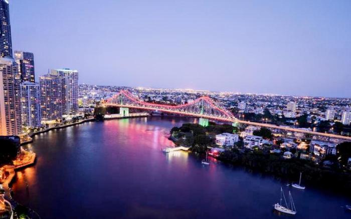 Oaks Brisbane River City Suites