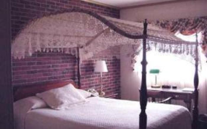 Lamies Inn & The Old Salt Tavern