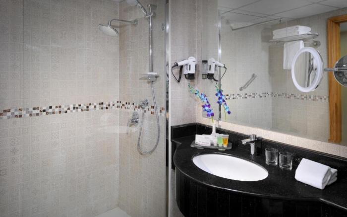 Al Safir Hotel