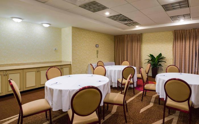 Hilton Garden Inn Queens JFK Airport