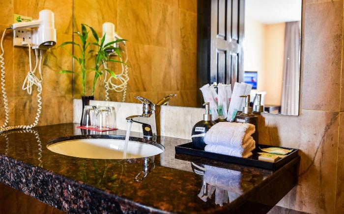 Almond Hotel Sothearos