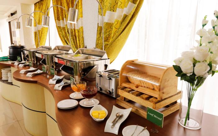Eurotel Las Pinas Hotel