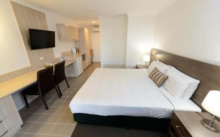 Smart Motels Bert Hinkler                                                                   