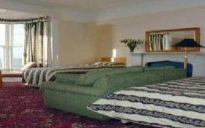 Gwesty'r Marine Hotel & Spa