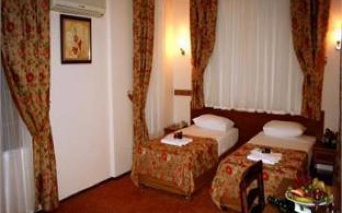 Triana Hotel