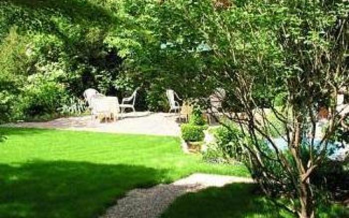 DAS SCHLOSSBERG - Boutique Hotel im Park- Nahe der Therme