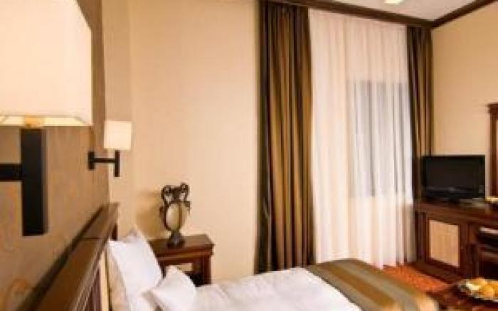 West City Hotel