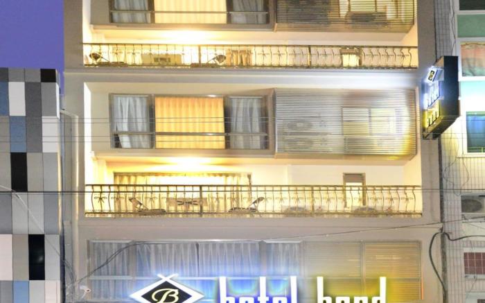 Hotel Bond