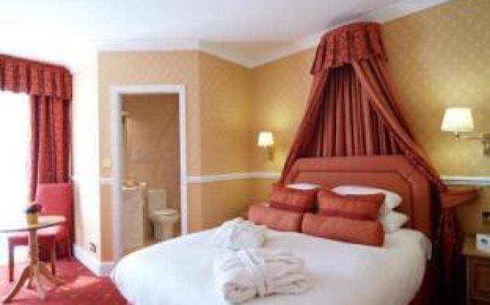 Palm Court Hotel