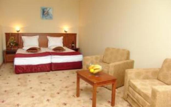 Karolina Hotel