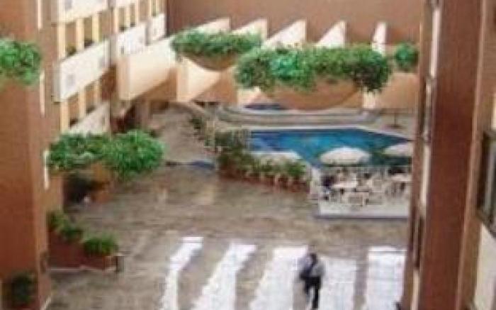 Country Plaza
