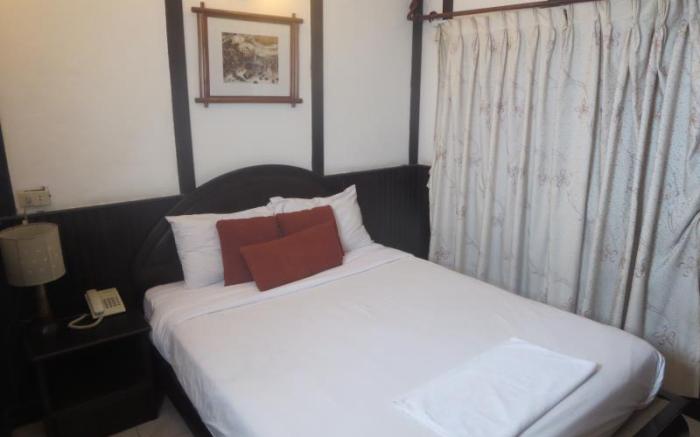 New Lao Paris Hotel