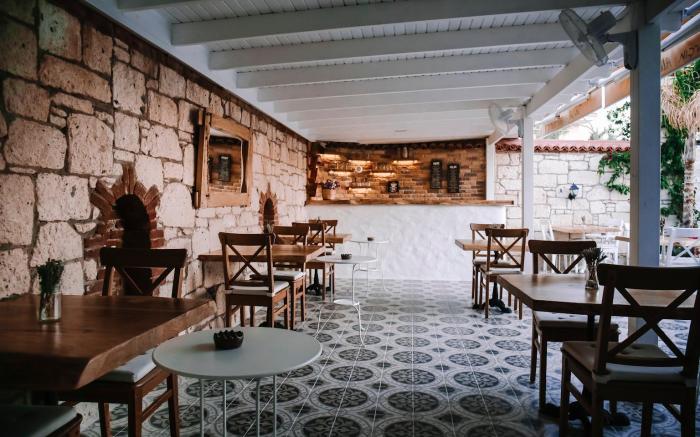Tarcin Alacati Otel