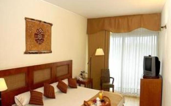 Hotel Raices Esturion