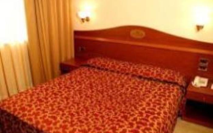 Felix Hotel & Residence