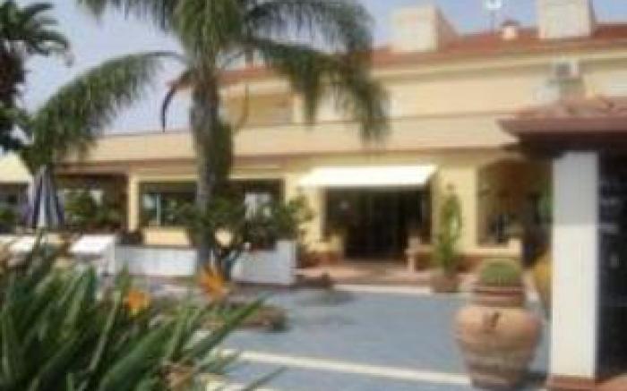 Hotel Damanse