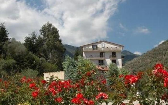 Hotel Lago Bin