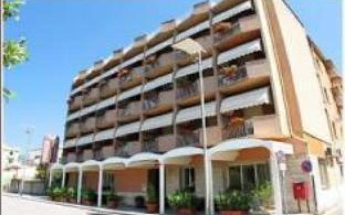 Hotel Tirreno