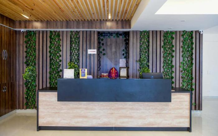 Hotel White Rock By The Solitaire Hospitality