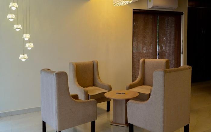 Hotel White Rock By The Solitaire Hospitality