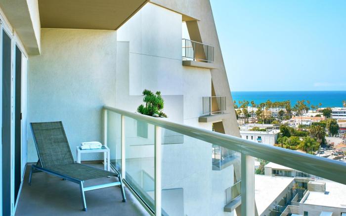 Hyatt Centric Delfina Santa Monica