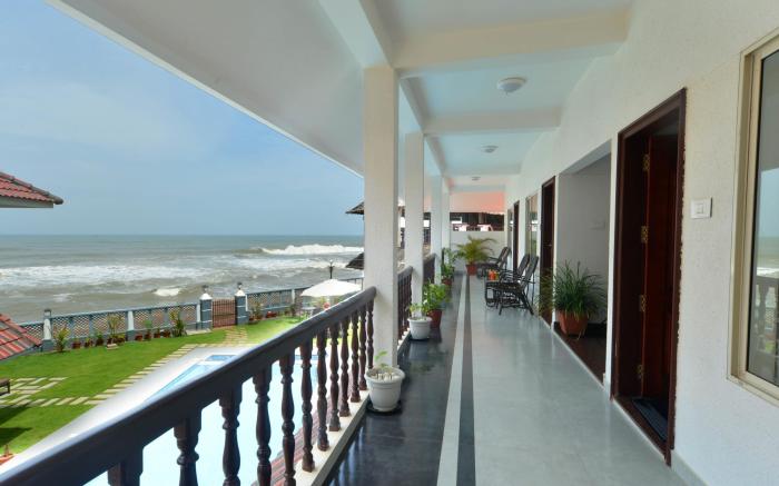 B'Canti Boutique Beach Resort